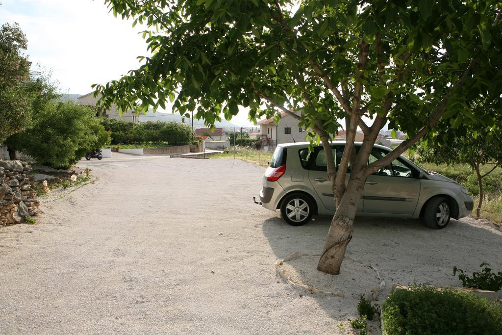 Apartment Nives Trogir Exterior photo