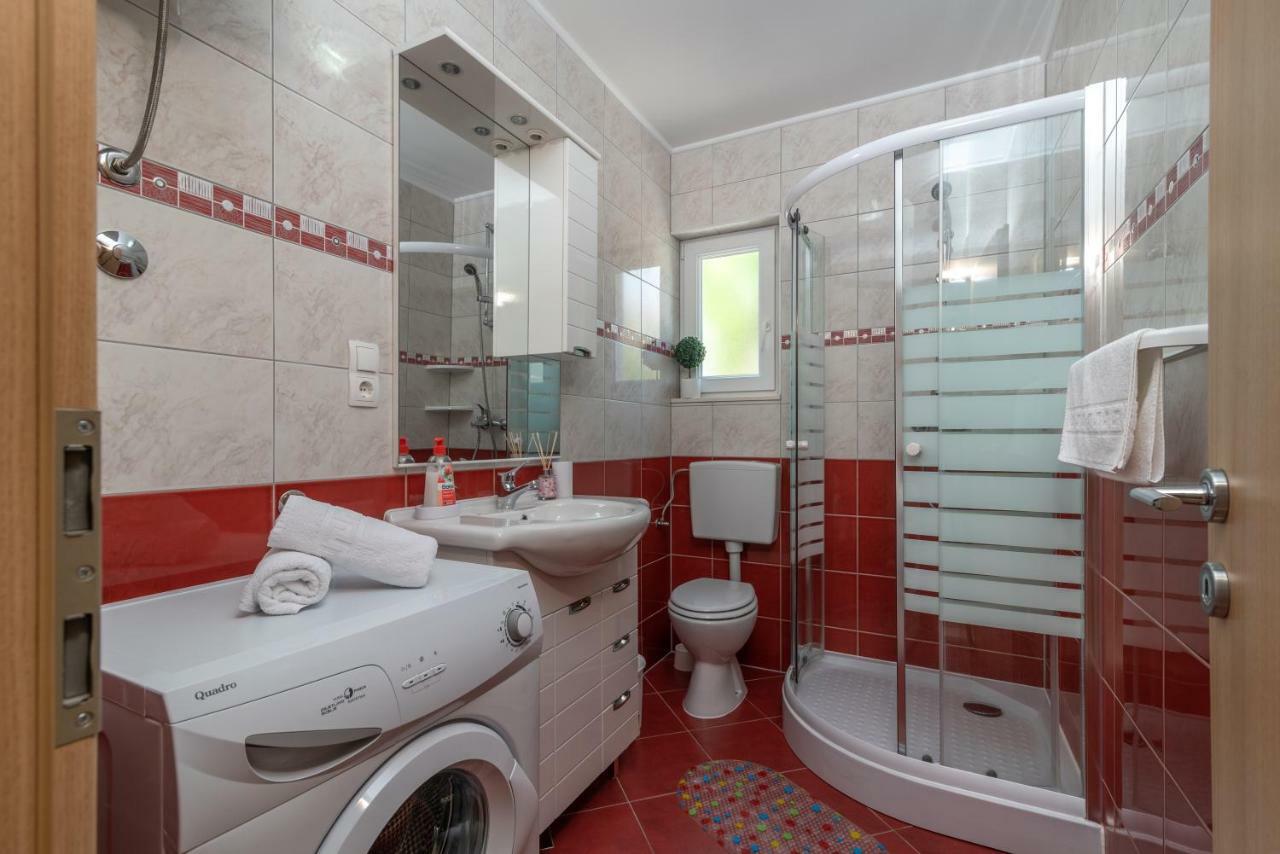 Apartment Nives Trogir Exterior photo