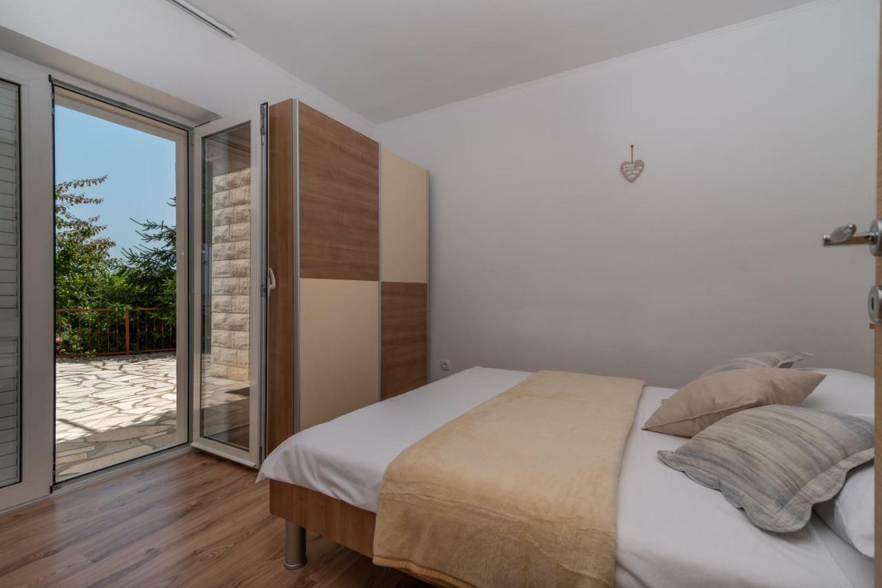 Apartment Nives Trogir Exterior photo