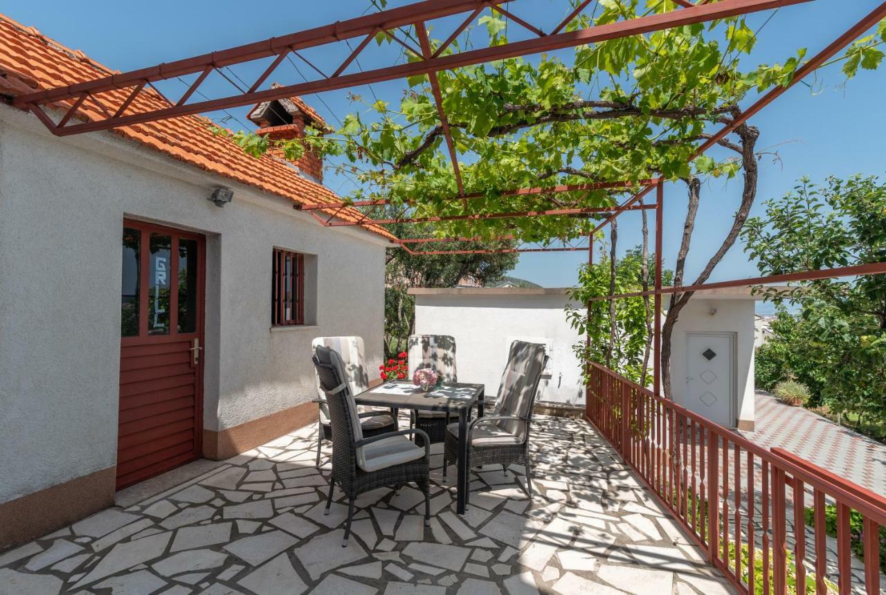 Apartment Nives Trogir Exterior photo