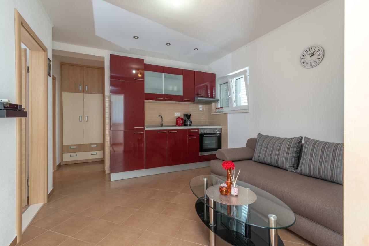 Apartment Nives Trogir Exterior photo