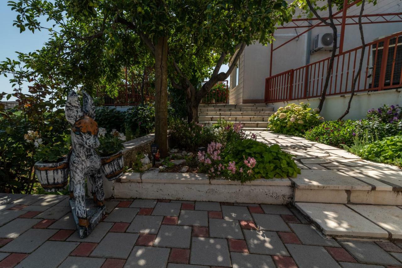 Apartment Nives Trogir Exterior photo