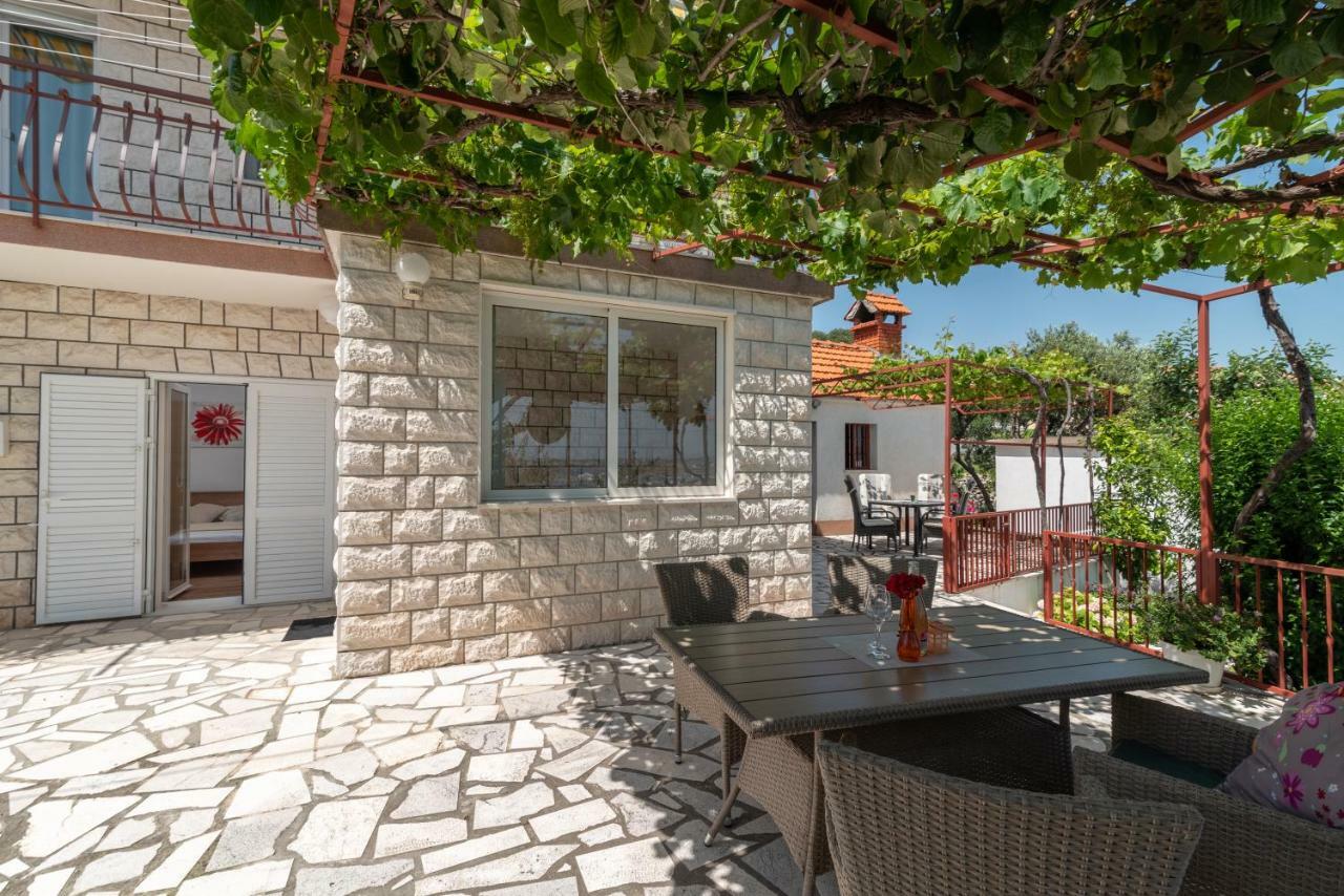 Apartment Nives Trogir Exterior photo